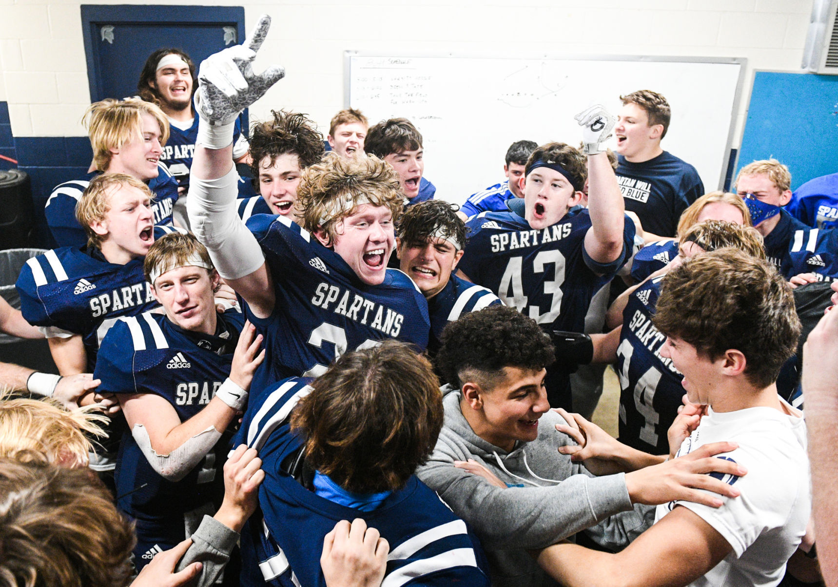 110620-qc-spt-icw-pv-football-038